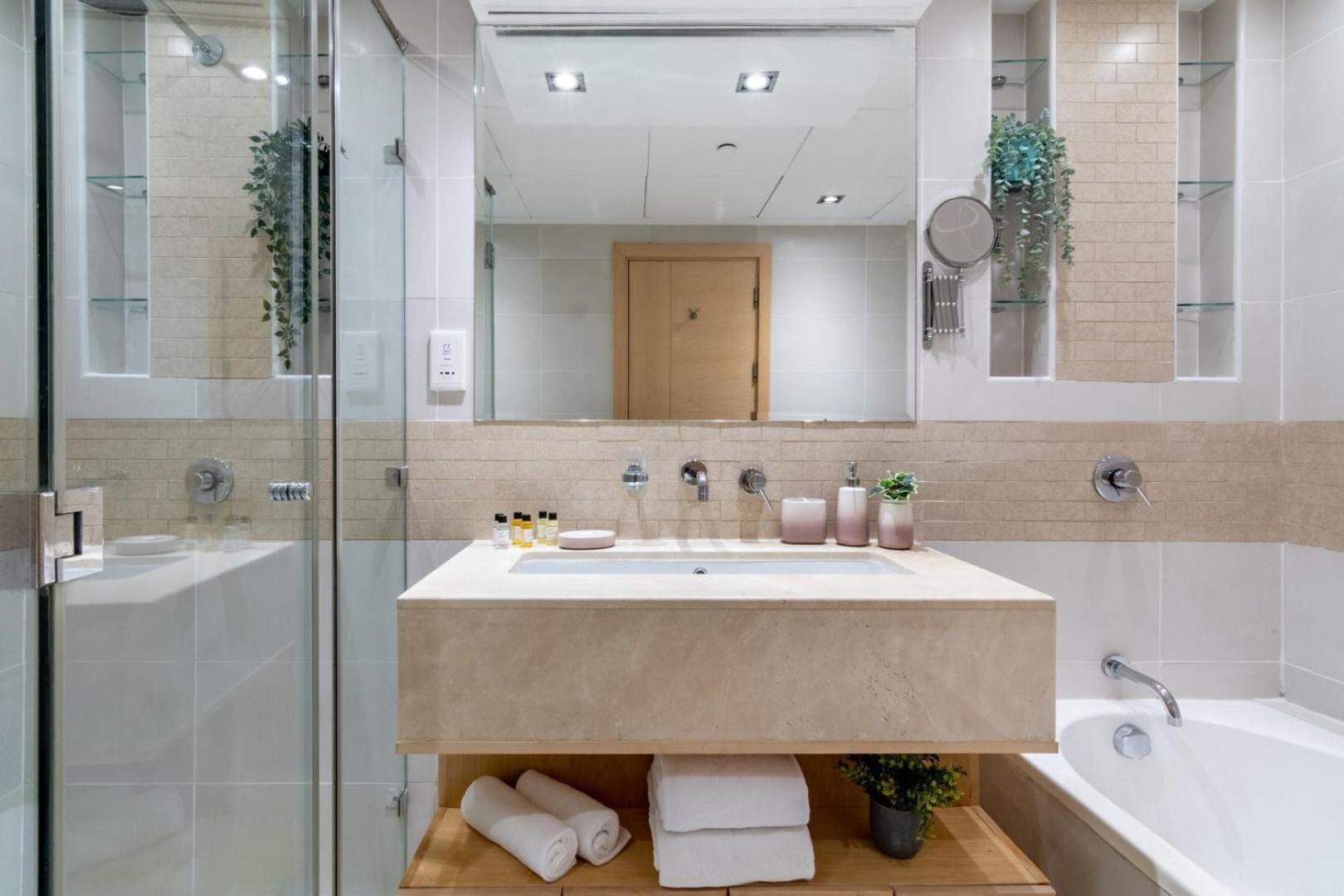 Appartamento Guestready - Marina View | Fairfield Tower Dubai Esterno foto